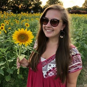 Meet your Posher, Leah